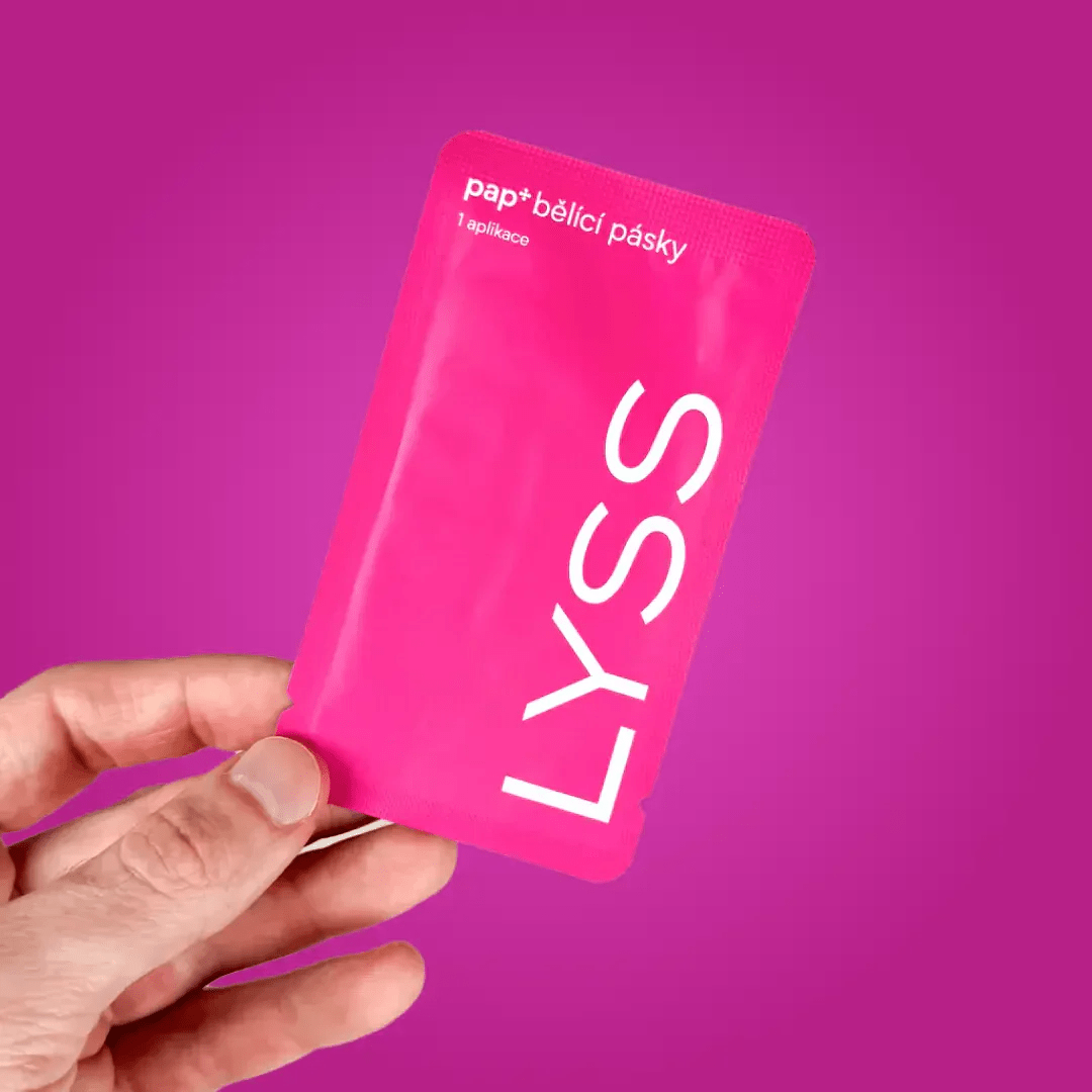 Bělící pásky vs. bělící zubní pasta – co je lepší pro váš úsměv? - LYSS.cz